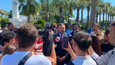 Cumhuriyet Halk Partisi (CHP) İzmir İl Başkanı Utku Gümrükçü, partiden