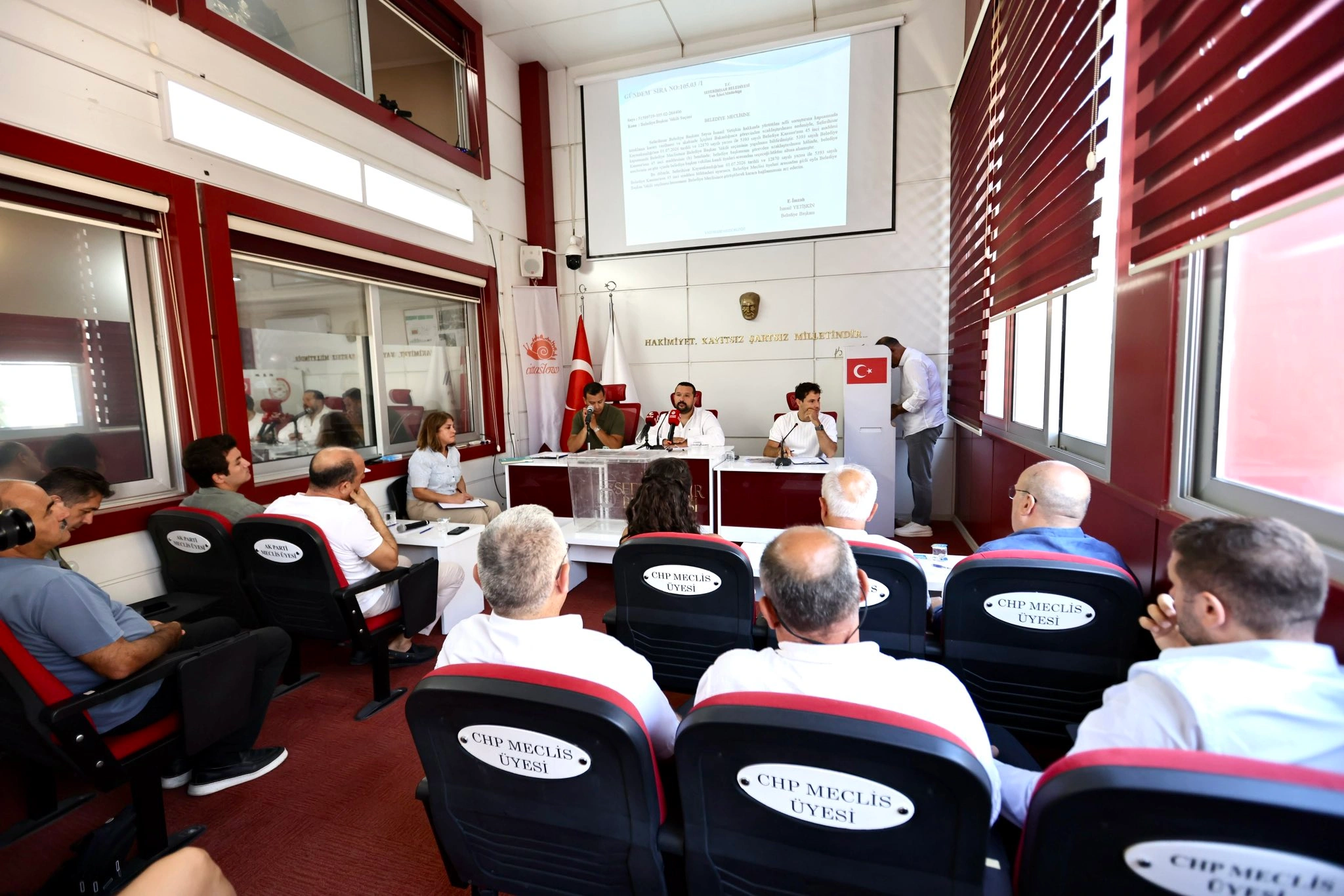 Çağatay Güç'ten Seferihisar mesajı: 'İsmail Yetişkin yalnız değildir' 1 Çağatay Güç'ten Seferihisar mesajı: 'İsmail Yetişkin yalnız değildir'