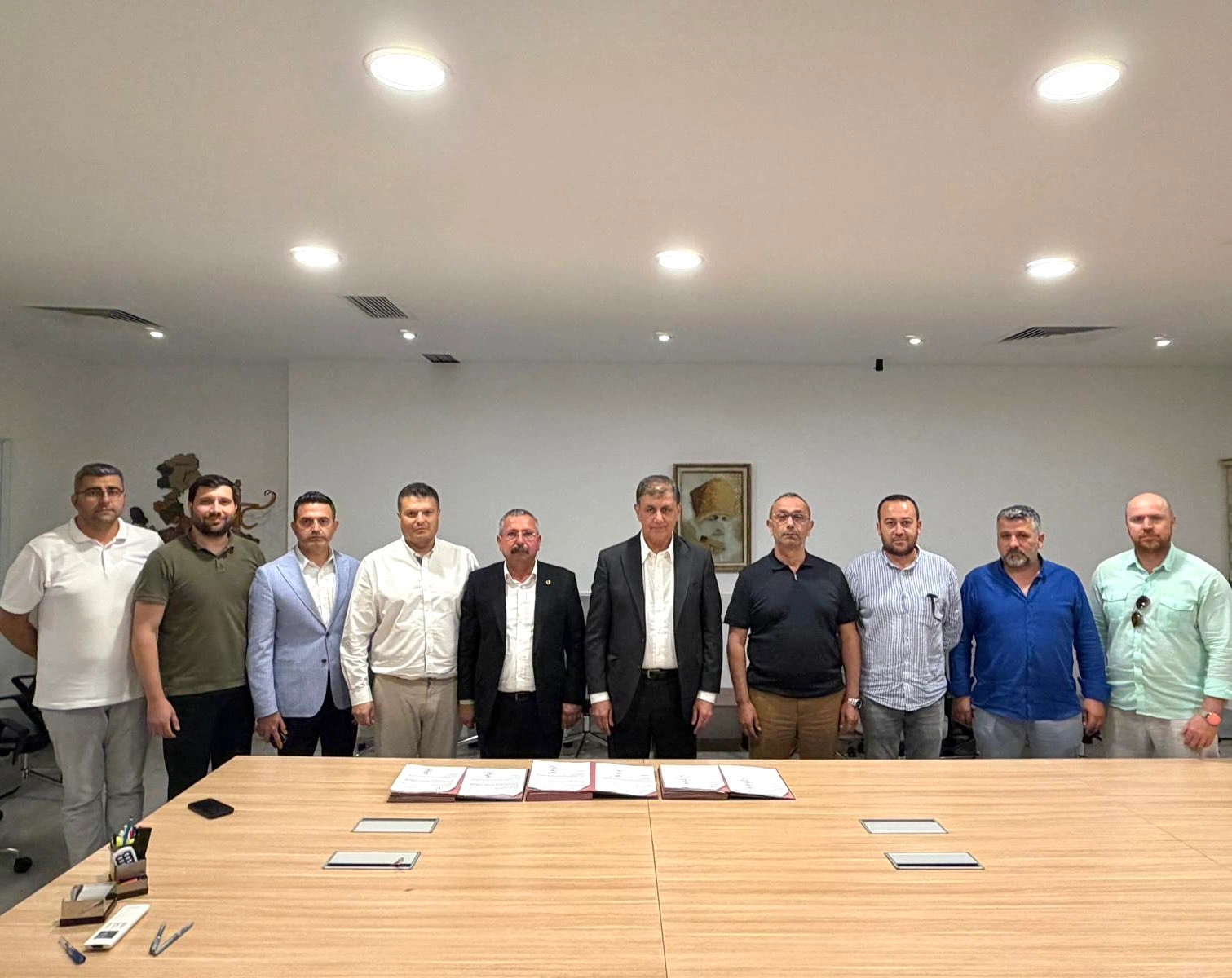 İzmir Büyükşehir'de TİS imzası: 3 Bin 300 işçiyle uzlaşma