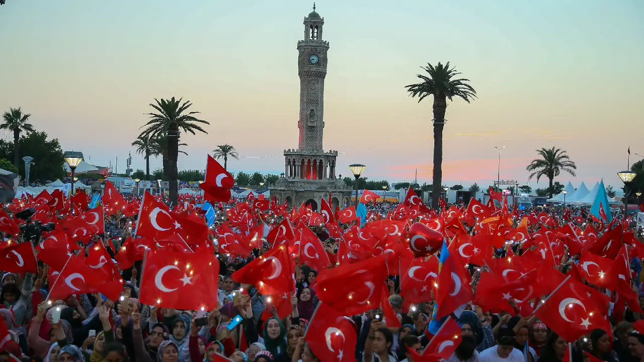 İzmir'de 15 Temmuz programı netleşti: Anma etkinlikleri gece boyunca sürecek