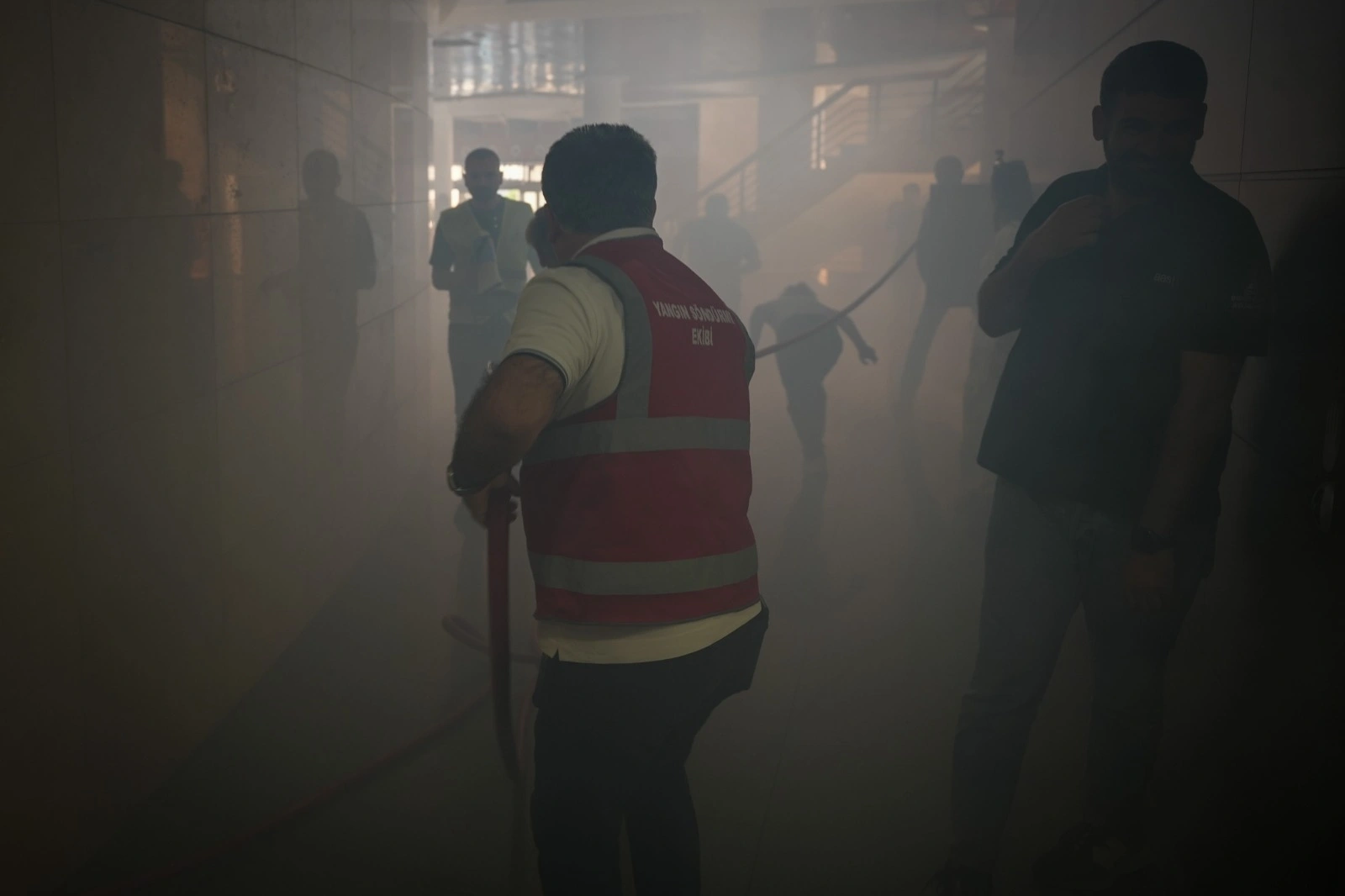 İzmir'de korkutan senaryo: 6,5 büyüklüğünde deprem ve yangın alarmı! Ahmed Adnan Saygun'da neler oldu? 5 İzmir'de korkutan senaryo: 6,5 büyüklüğünde deprem ve yangın alarmı! Ahmed Adnan Saygun'da neler oldu?