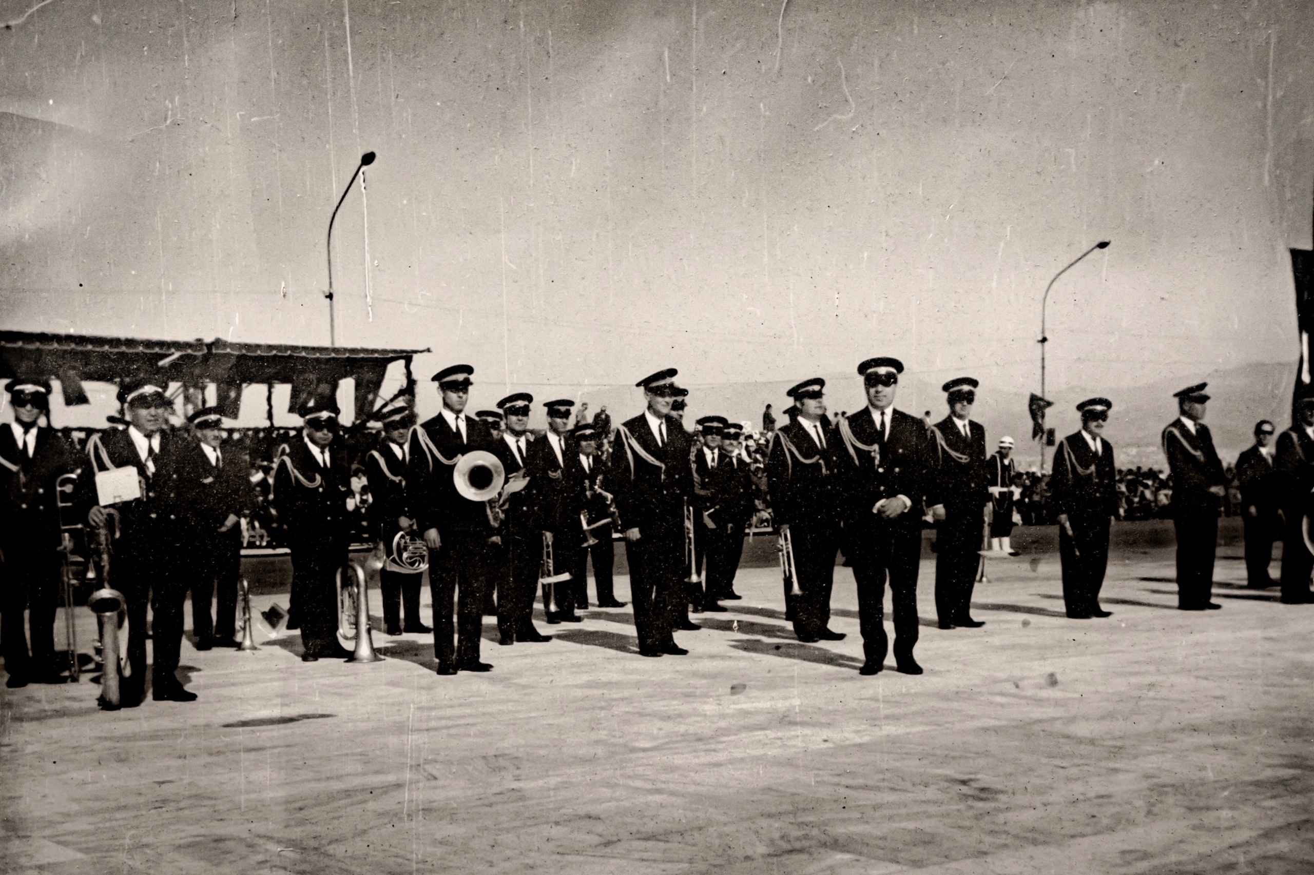 İzmir'in yaşayan efsanesi 83 yaşında! Köklü bando kuşakları müzikle buluşturuyor!