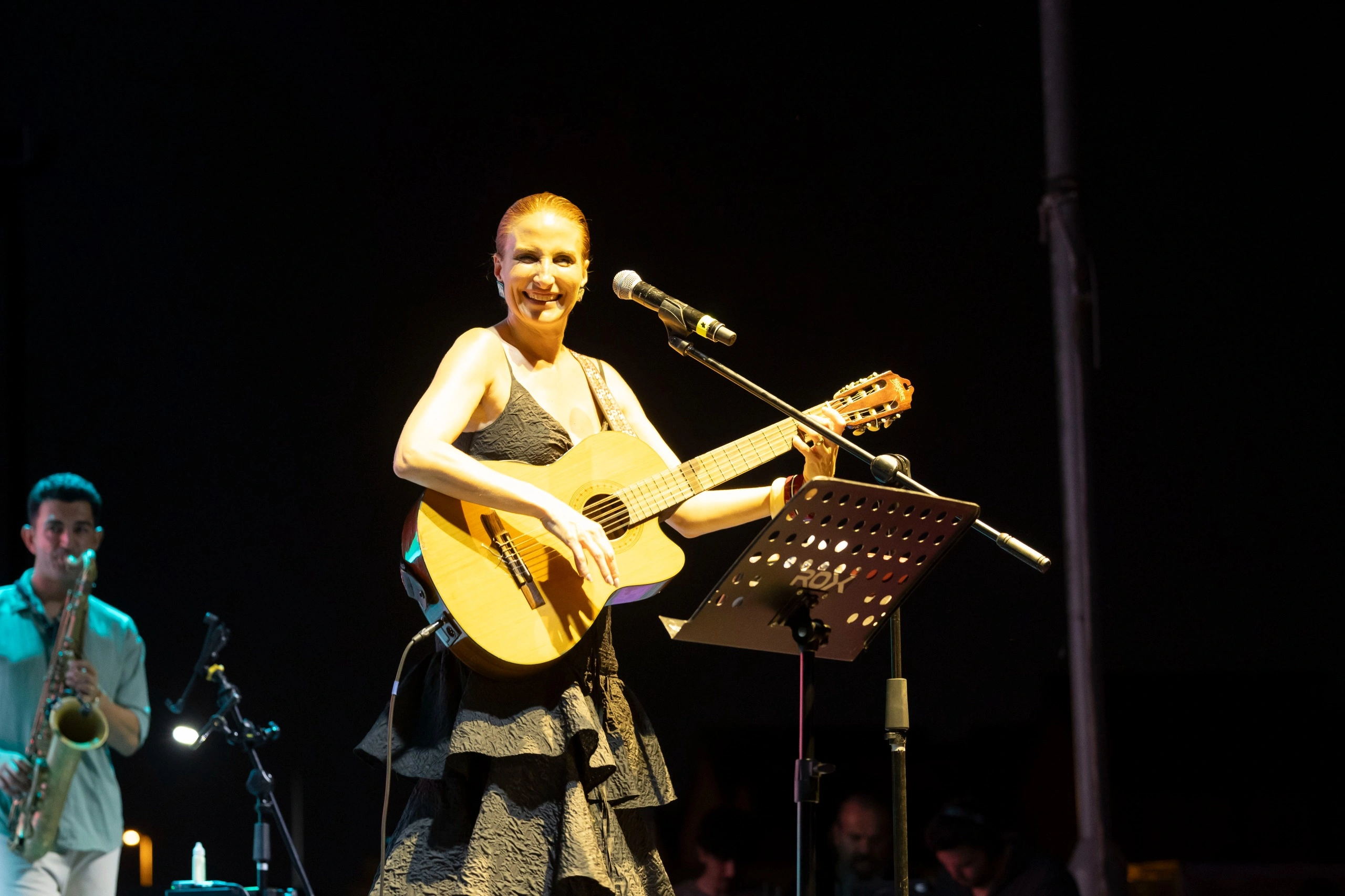İzmir'in yaz akşamları Çim Konserleri ile şenleniyor!