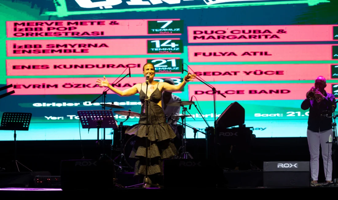İzmir Büyükşehir Belediyesi'nin Tarihi Havagazı Fabrikası'ndaki Çim Konserleri Evrim Özkaynak