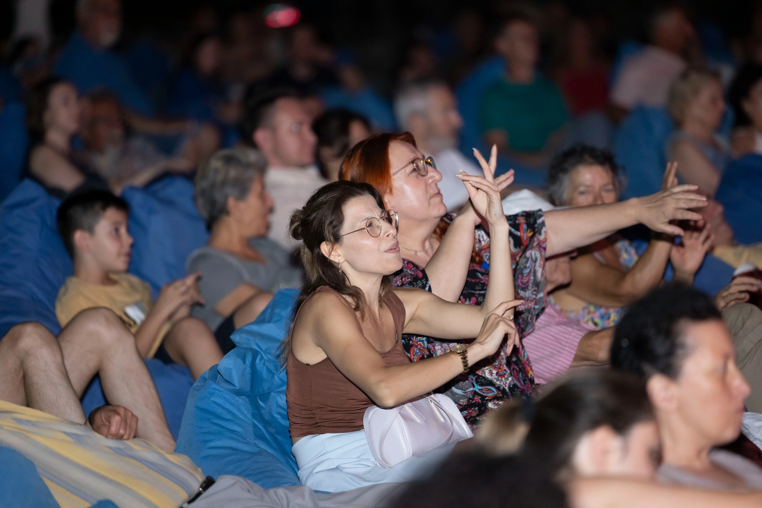 İzmir'in yaz akşamları Çim Konserleri ile şenleniyor!
