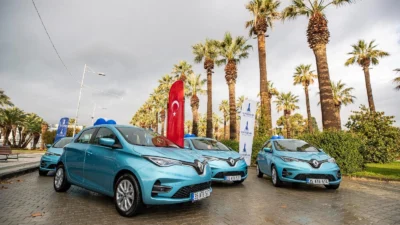 İzmir Büyükşehir Belediyesi'nin 100 elektrikli aracı 7,5 milyon km yol
