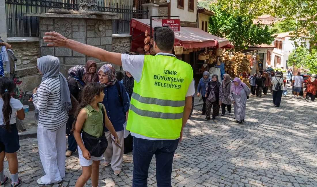 İzmir Büyükşehir Belediyesi, muhtarlarla iş birliği yaparak özellikle kırsal bölgelerde