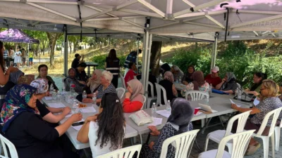 İzmir Büyükşehir Belediyesi, "Mahallede Söz Sende" programıyla İzmirlileri kent yönetimine
