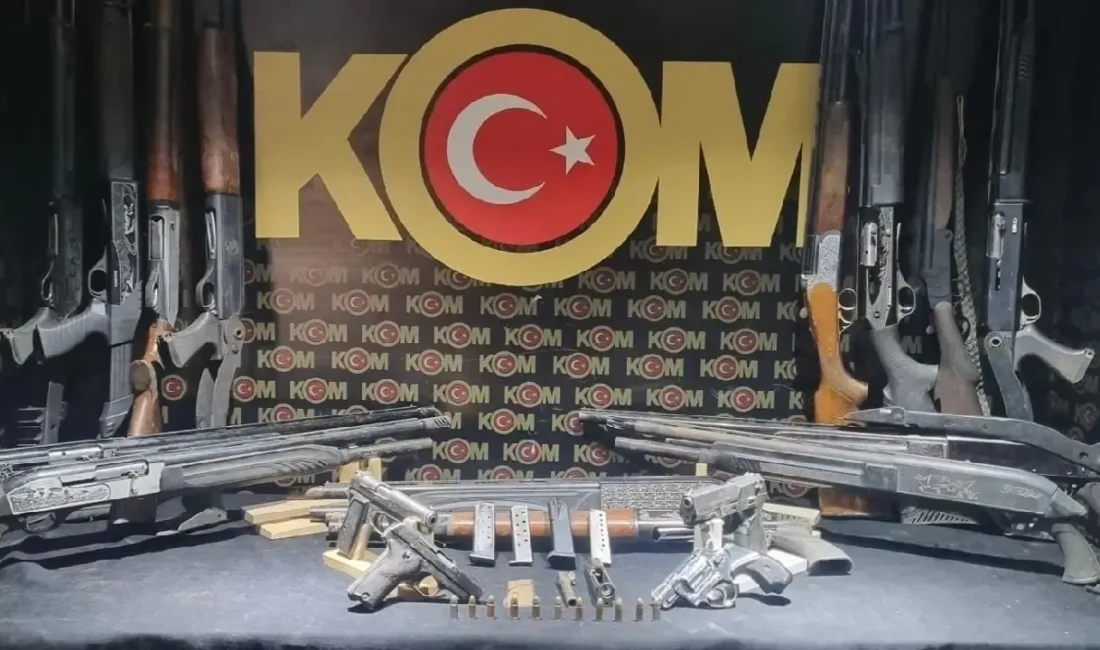 İzmir’in Ödemiş ve Torbalı ilçelerinde emniyet güçlerince düzenlenen koordineli operasyonda,