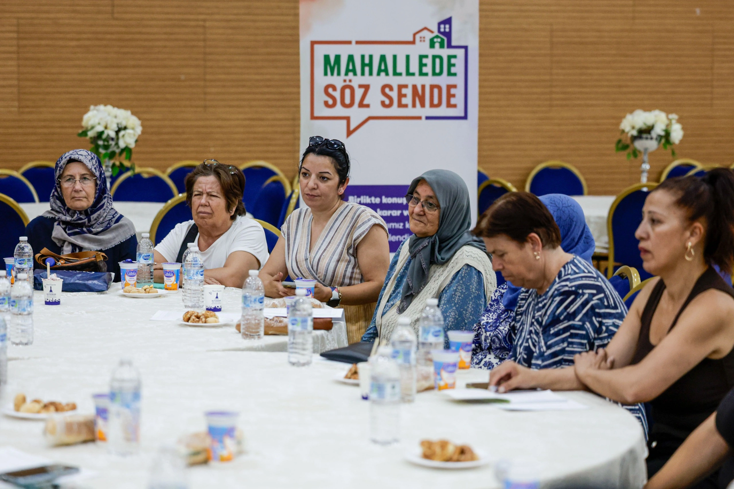İzmir Büyükşehir’den demokrasi seferberliği: "Mahallede Söz Sende" Ulubatlı’da!