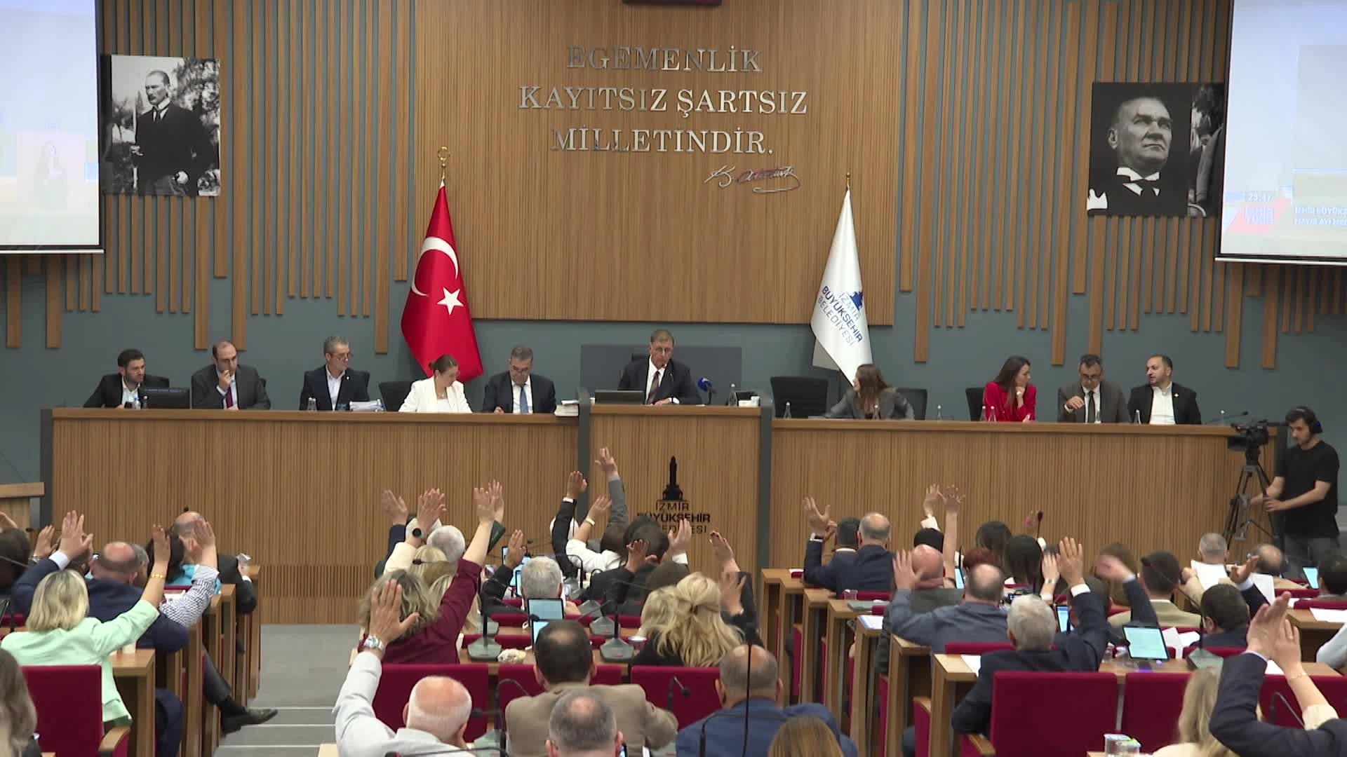 Başkan Tugay’dan ‘Bağımsızlık’ yanıtı: “Bağımsız değil, bize yetki veren halka bağımlıyız!”