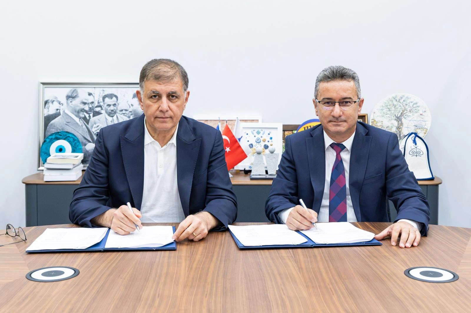 Tugay: "Emeğin karşılığını ödemek için çaba gösteriyoruz!" İZULAŞ’ta 772 çalışanı kapsayan TİS imzalandı