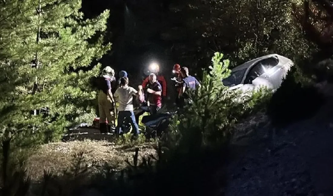 Kütahya-Afyonkarahisar kara yolunda aynı yönde seyreden bir otomobilin önündeki motosiklete
