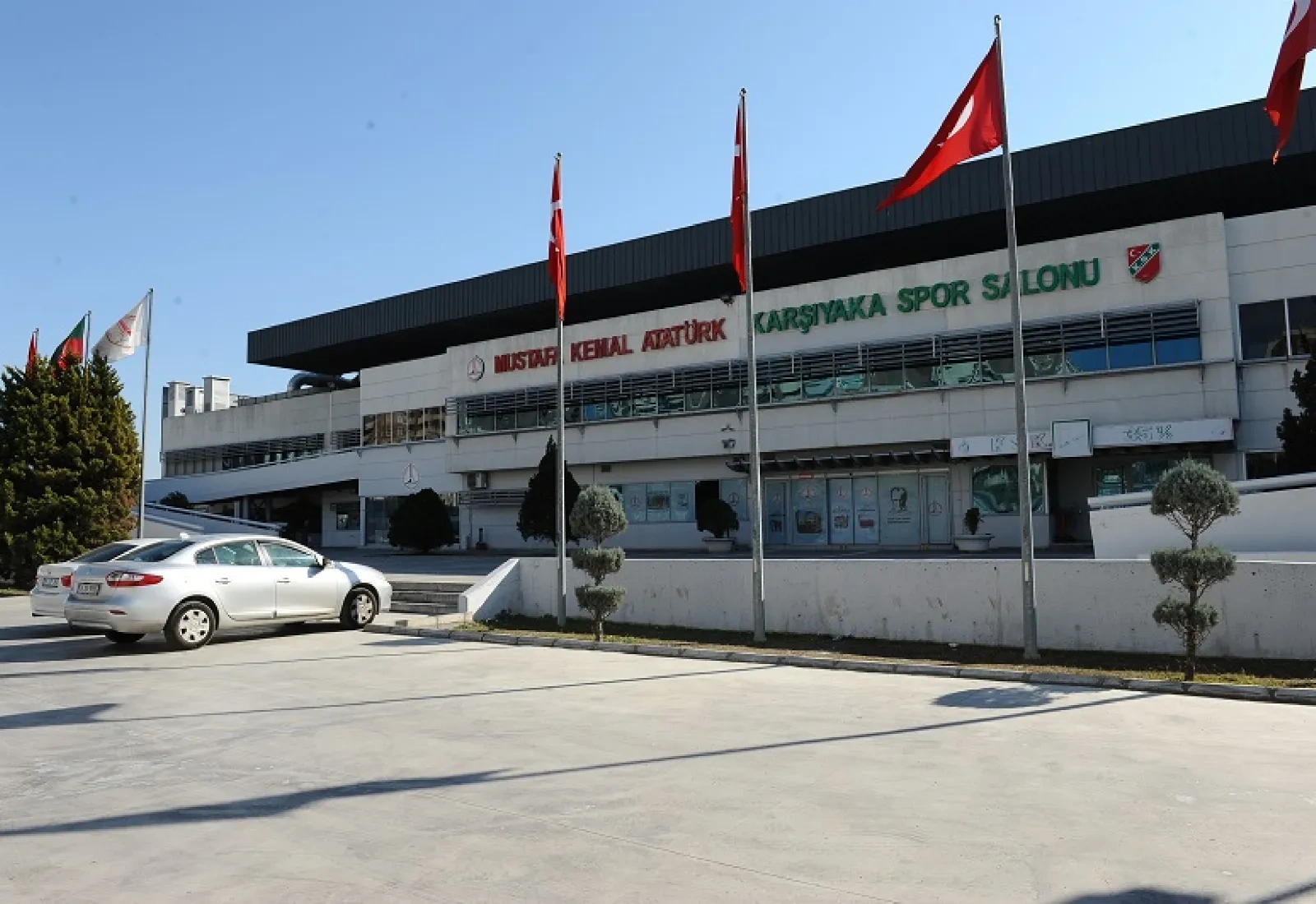Karşıyaka Belediyesi'nin Karşıyaka Spor Kulübü'nün Mustafa Kemal Atatürk Spor Salonu'ndaki