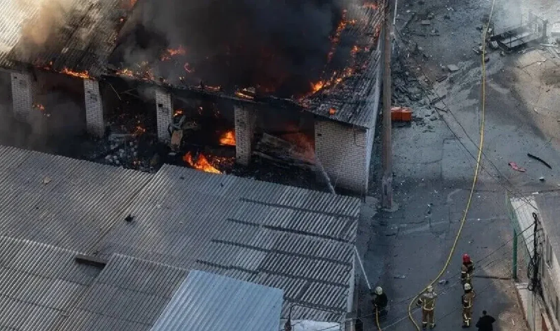 Rus ordusunun Ukrayna’nın başkenti Kiev’e gece yarısından itibaren başlattığı füze