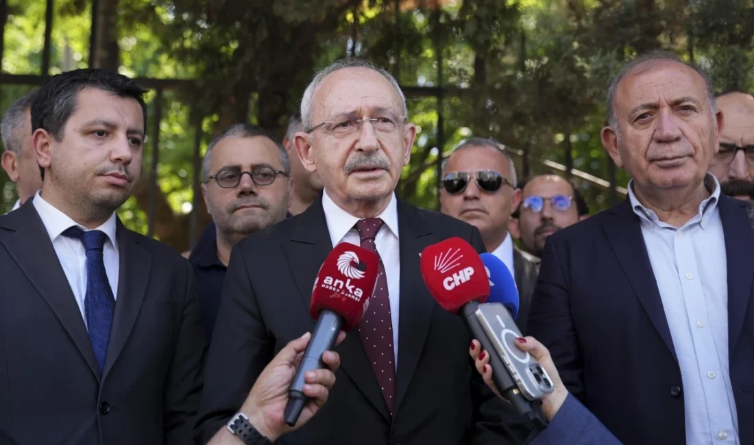 Mahkeme kararıyla CHP Genel Başkanlığına dönen Kemal Kılıçdaroğlu ile il