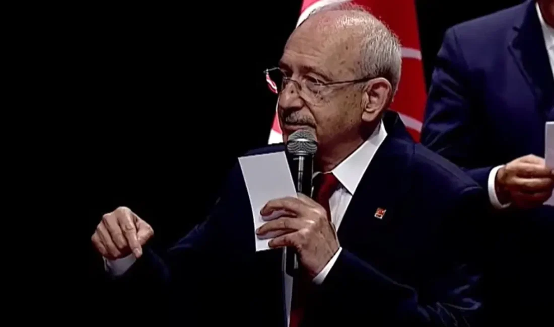 Yargı kararıyla CHP Genel Başkanlığı’na getirilen Kemal Kılıçdaroğlu, Özgür Özel