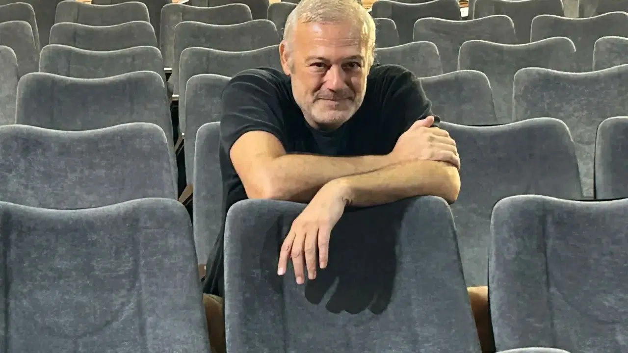 İzmir Şehir Tiyatroları Genel Sanat Yönetmeni Levent Üzümcü gözaltına alındı!