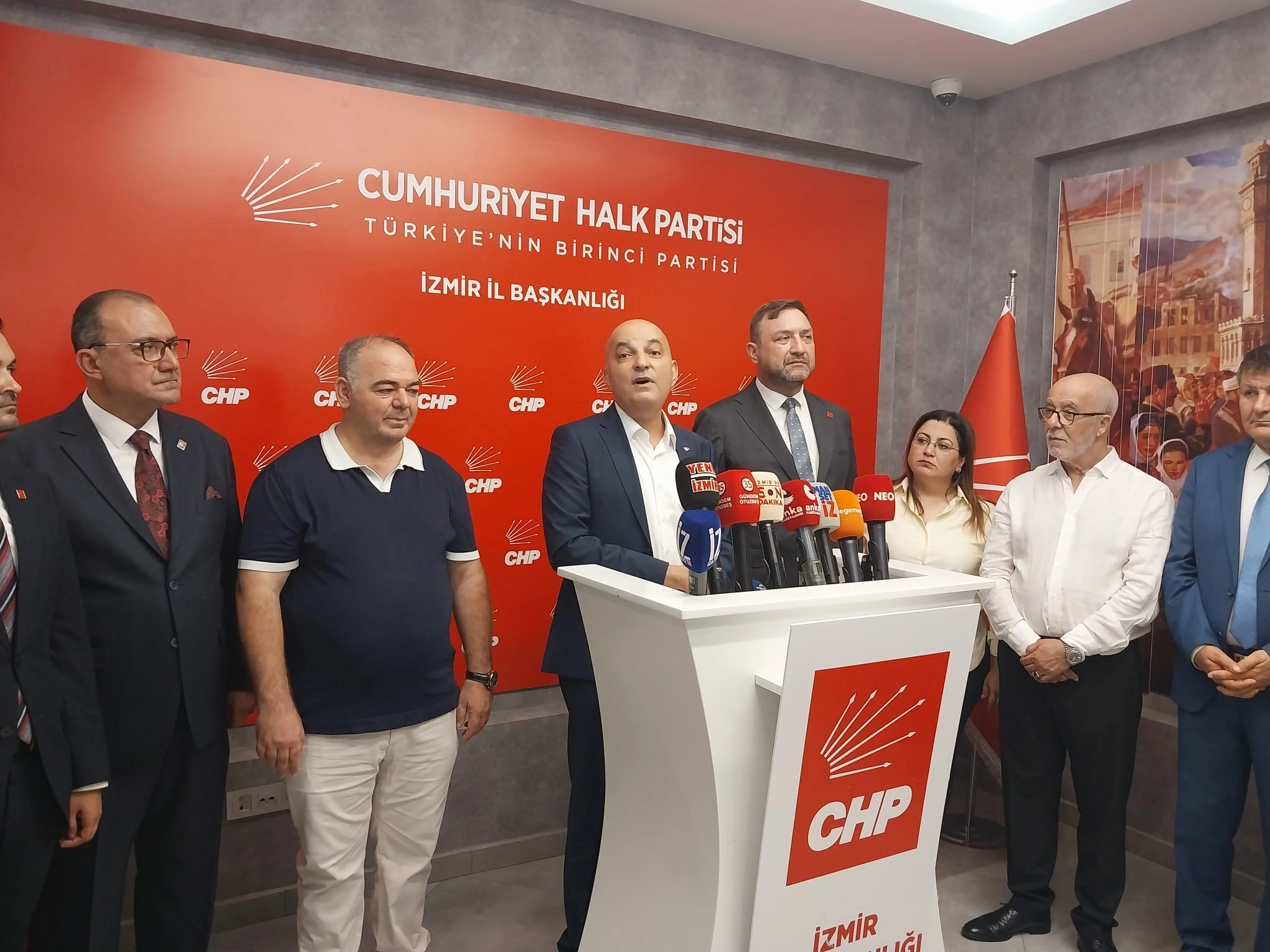 “CHP dışındaki tek adresim kabristan olur!" Mahir Polat’tan Utku Gümrükçü’ye destek