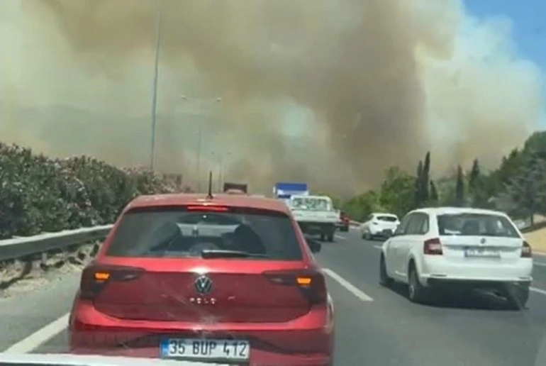 Manisa'da orman yangını büyüyor: İzmir-İstanbul Otoyolu ulaşıma kapandı 1 Manisa'da orman yangını büyüyor: İzmir-İstanbul Otoyolu ulaşıma kapandı