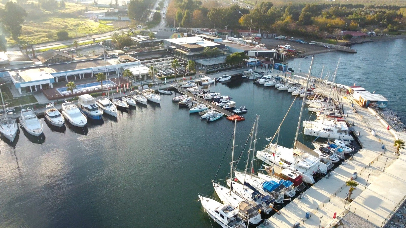 İzmir Marina, bu yaz Körfez manzarası eşliğinde müzik ve nostalji