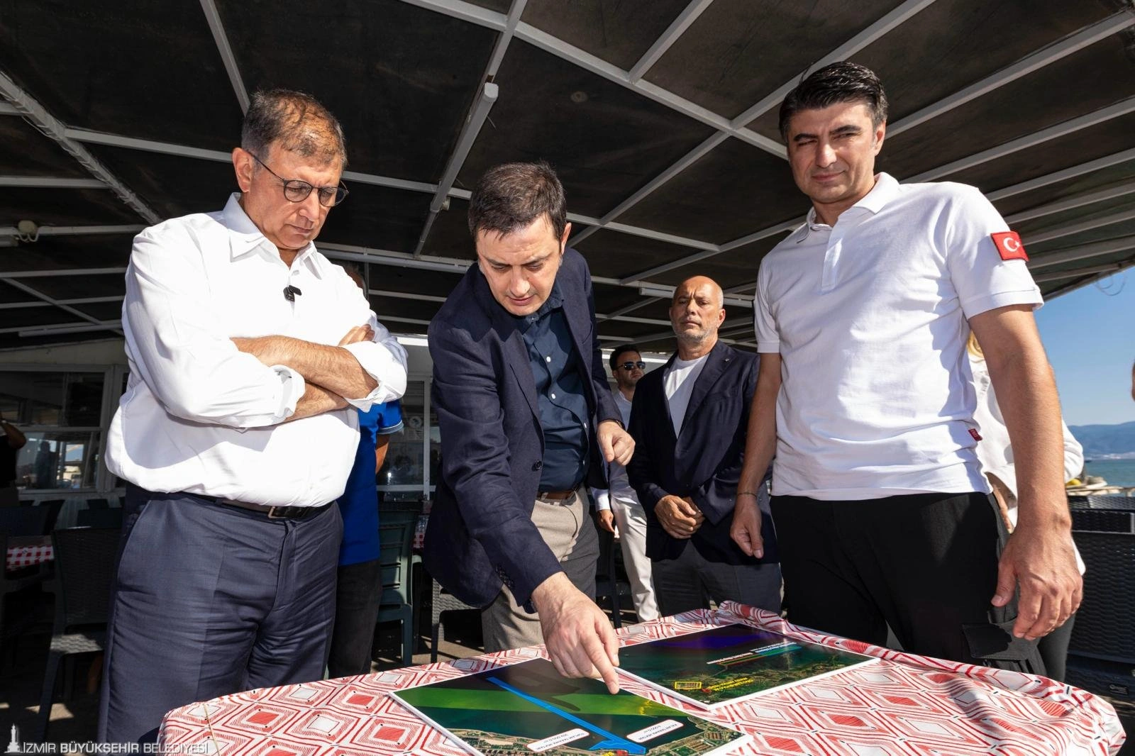 İzmir Körfezi'nde 25 yıl sonra mucize: Mavişehir’de 25 yıl sonra karides bereketi
