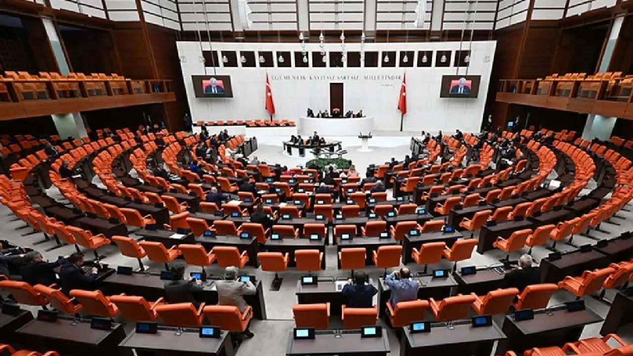 YENİ Parti resmen Meclis'te, ana muhalefet değişti