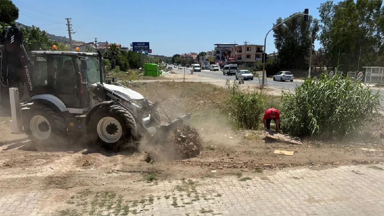 Menderes'te yaz yoğunluğuna özel seferberlik! Sahil şeridinde atık alarmı!
