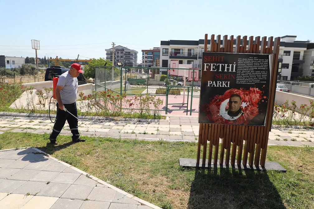 Aşırı sıcaklara karşı 7/24 sulama ve özel ilaçlama! Menderes'in doğası güvence altında!