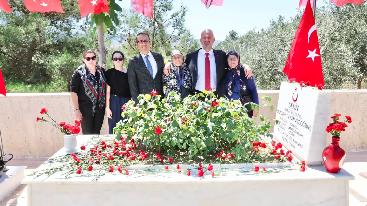 15 Temmuz Şehitleri Menemen’de dualarla anıldı: “Yüzyıl geçse de unutturmayacağız”
