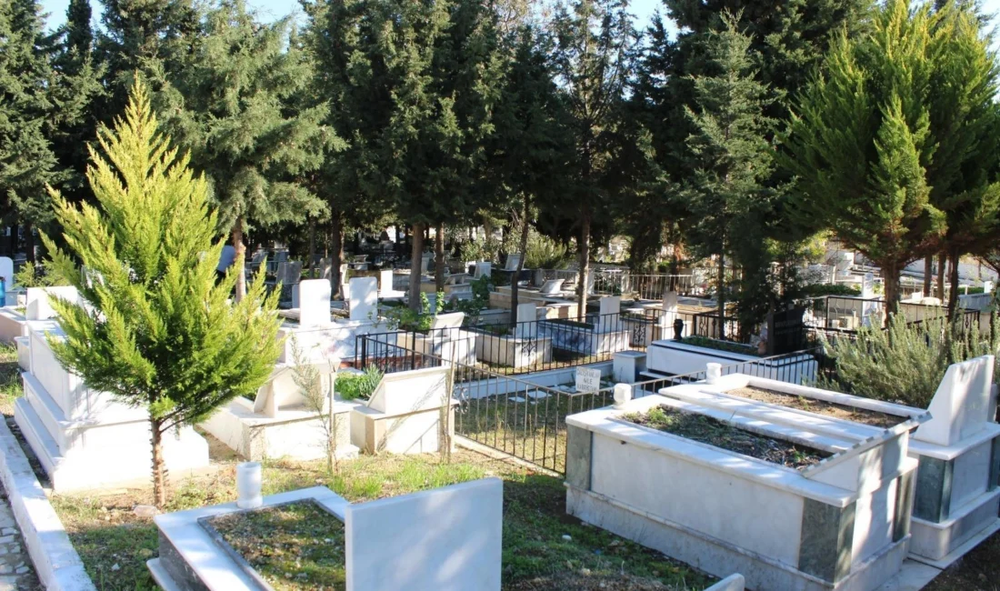 İzmir Büyükşehir Belediyesi, mezarlıklarda düzeni sağlamak ve vatandaşın güvenilir hizmete