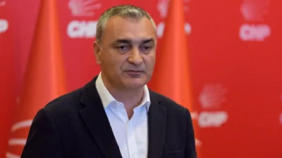 CHP Merkez Yönetim Kurulu kararıyla 8 il başkanını yönetimleri ve
