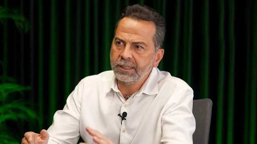 AKUT'un kurucusu Nasuh Mahruki hakkında, sanal medya hesabından yaptığı 15