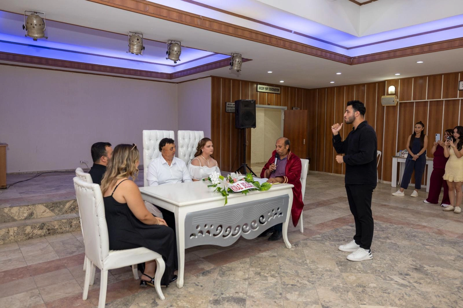 Aşka işaret diliyle “evet” dediler: İzmir’de engelsiz nikah masası