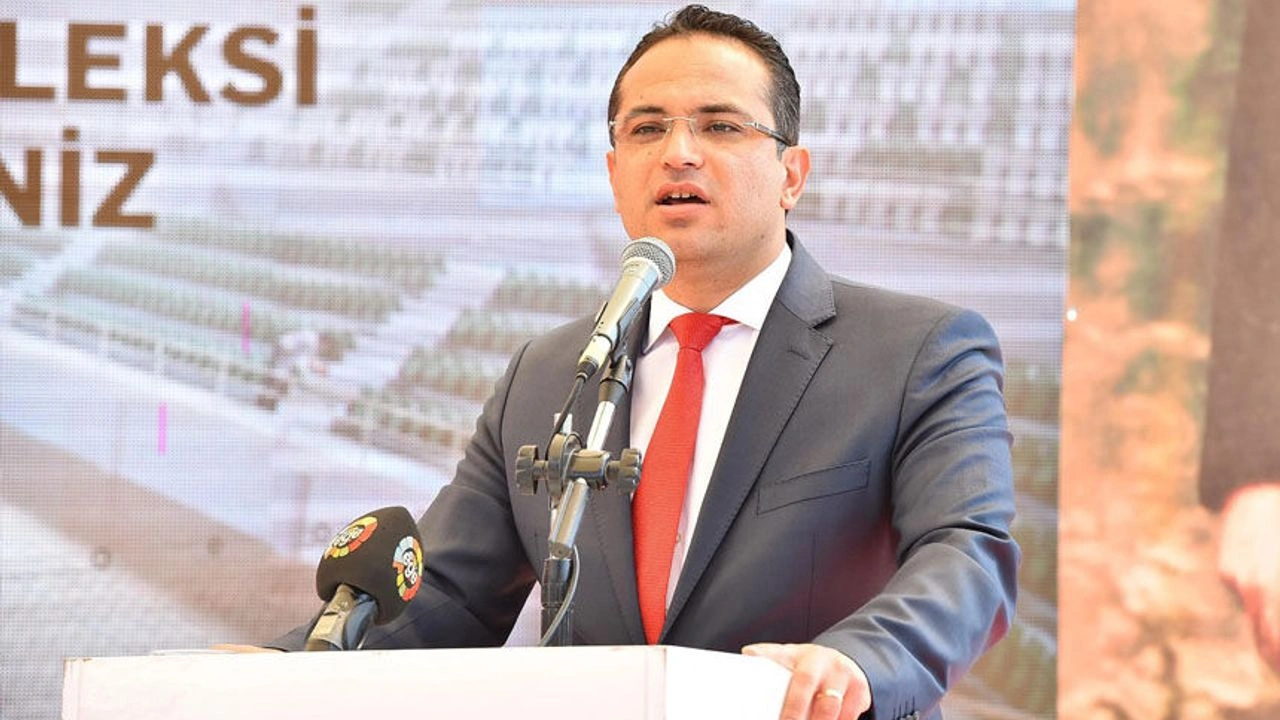 İzmir siyasetinin önemli isimlerinden eski Bornova Belediye Başkanı Olgun Atila,