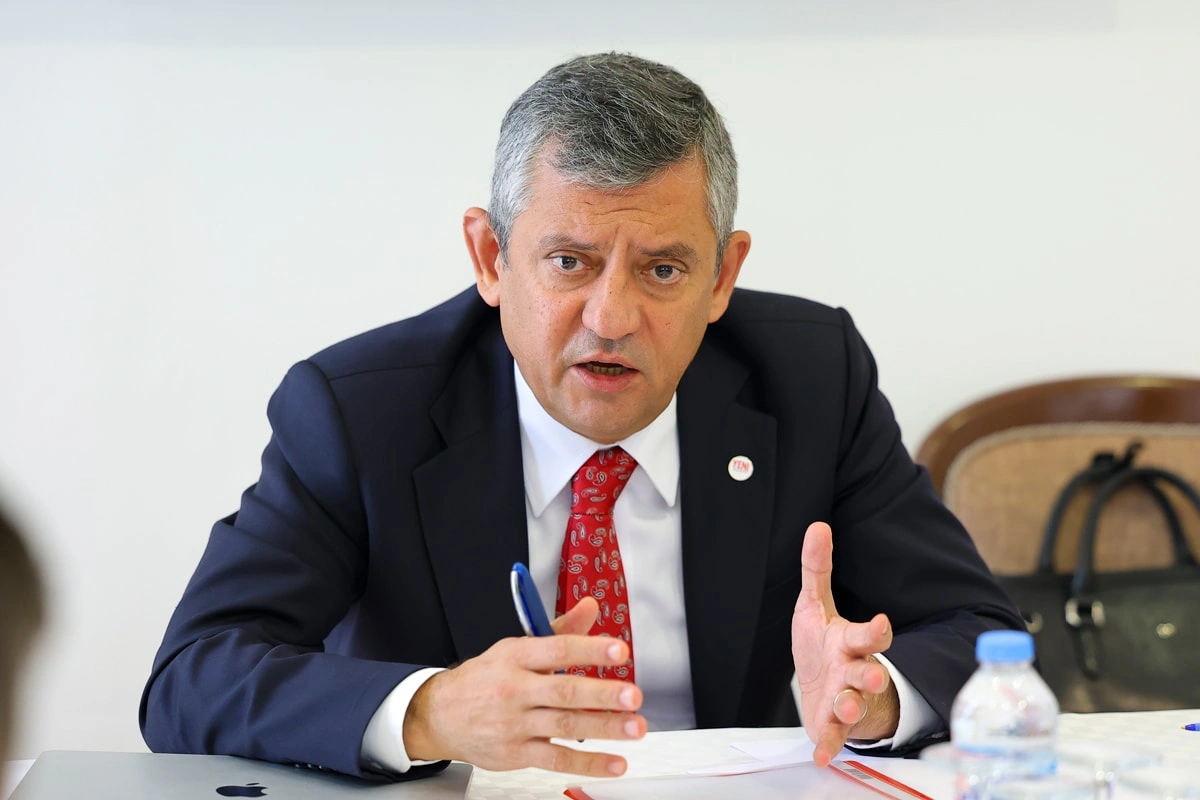DEMOKRAT GÜNDEM-CANLI ANLATIM-YENİ Parti’yi kurarak Türk siyasetinde yeni bir sayfa