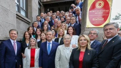 YENİ Parti Genel Başkanı Özgür Özel, partinin hukuki tescil süreçlerinin