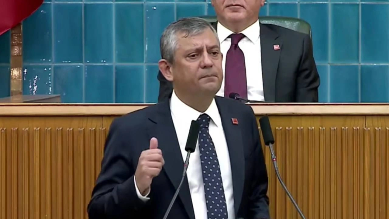 Özgür Özel grup toplantısında ilan etti: "Yeni partimizi kuruyoruz"