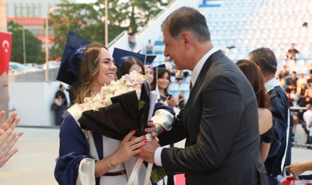 Dokuz Eylül Üniversitesi Güzel Sanatlar Fakültesi'nin 2025-2026 Akademik Yılı Mezuniyet