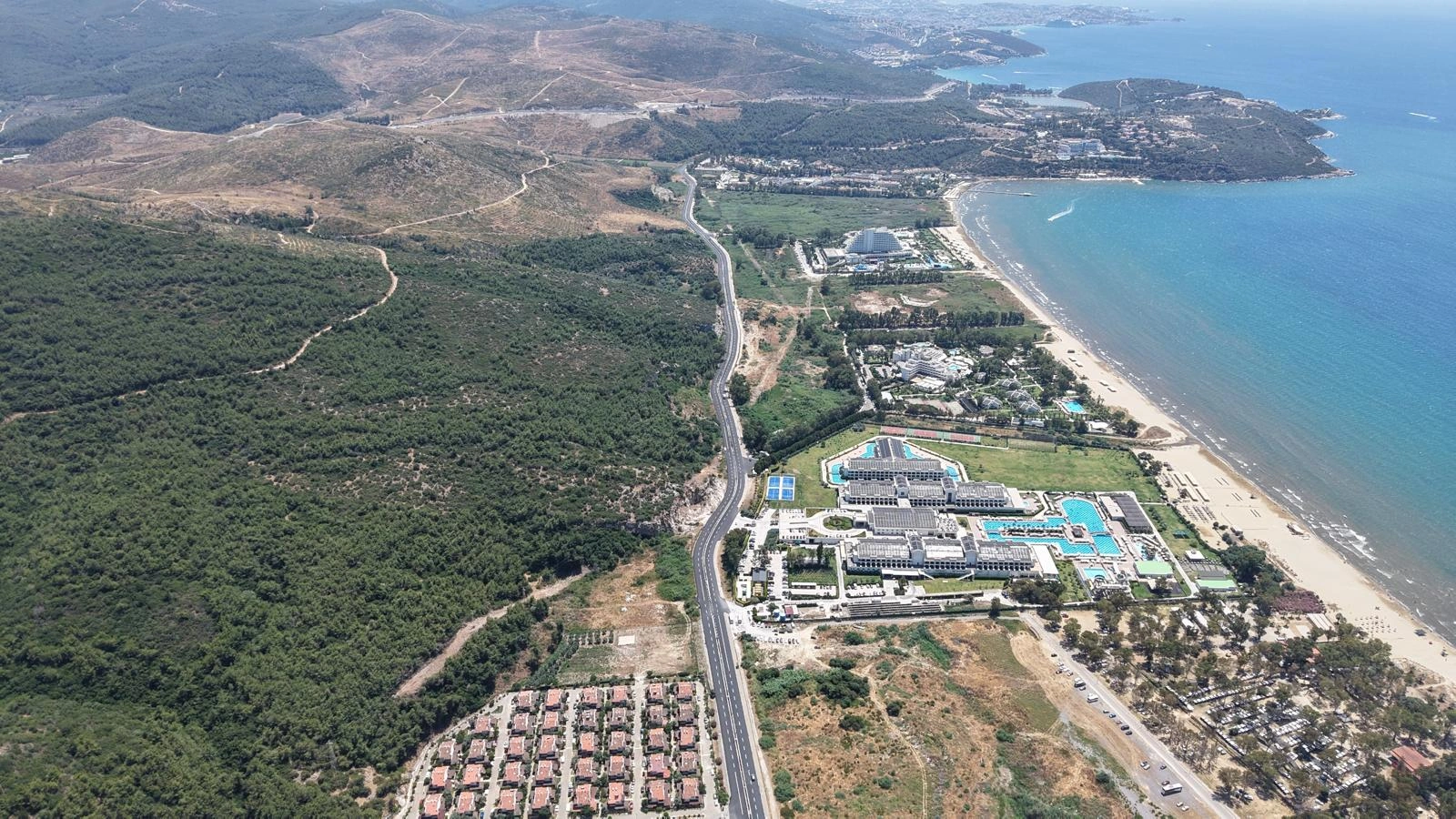 Büyükşehir’den Selçuk’un turizm yoluna modern dokunuş: Pamucak yolu baştan sona yenilendi