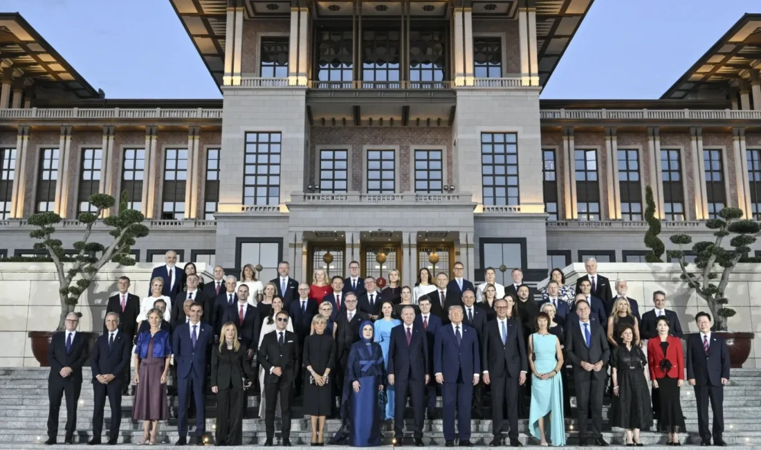 Ankara'da düzenlenen kritik NATO Zirvesi'ne katılan İspanya Başbakanı Pedro Sanchez,