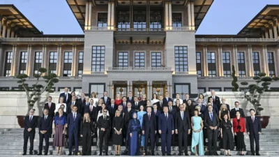 Ankara'da düzenlenen kritik NATO Zirvesi'ne katılan İspanya Başbakanı Pedro Sanchez,