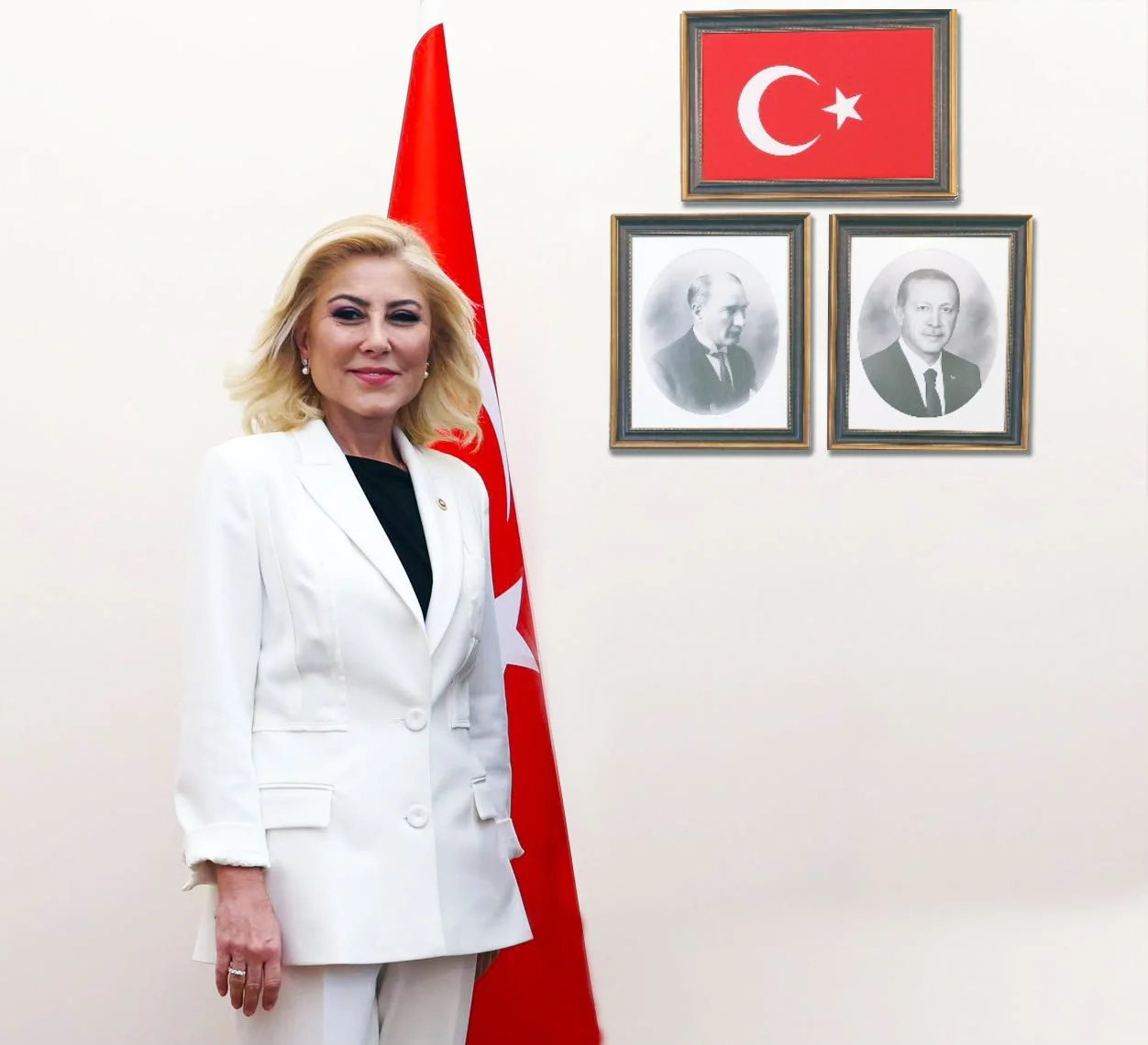 Şebnem Bursalı Aksoy: “15 Temmuz Türk Milleti’nin yazdığı bir destandır” 1 Şebnem Bursalı Aksoy: “15 Temmuz Türk Milleti’nin yazdığı bir destandır”