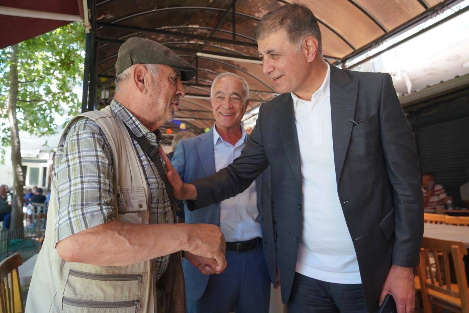 Seferihisar'a yatırım yağmuru! Başkan Cemil Tugay sahadan müjdeleri peş peşe sıraladı!