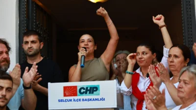 CHP Efes Selçuk İlçe Başkanı İpek Onbaşıoğlu, ilçe yönetimi, kadın