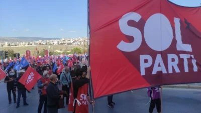 Türkiye'deki mevcut siyasi mimarinin egemen yapılarla sınırlı kalamayacağını ilan ederek