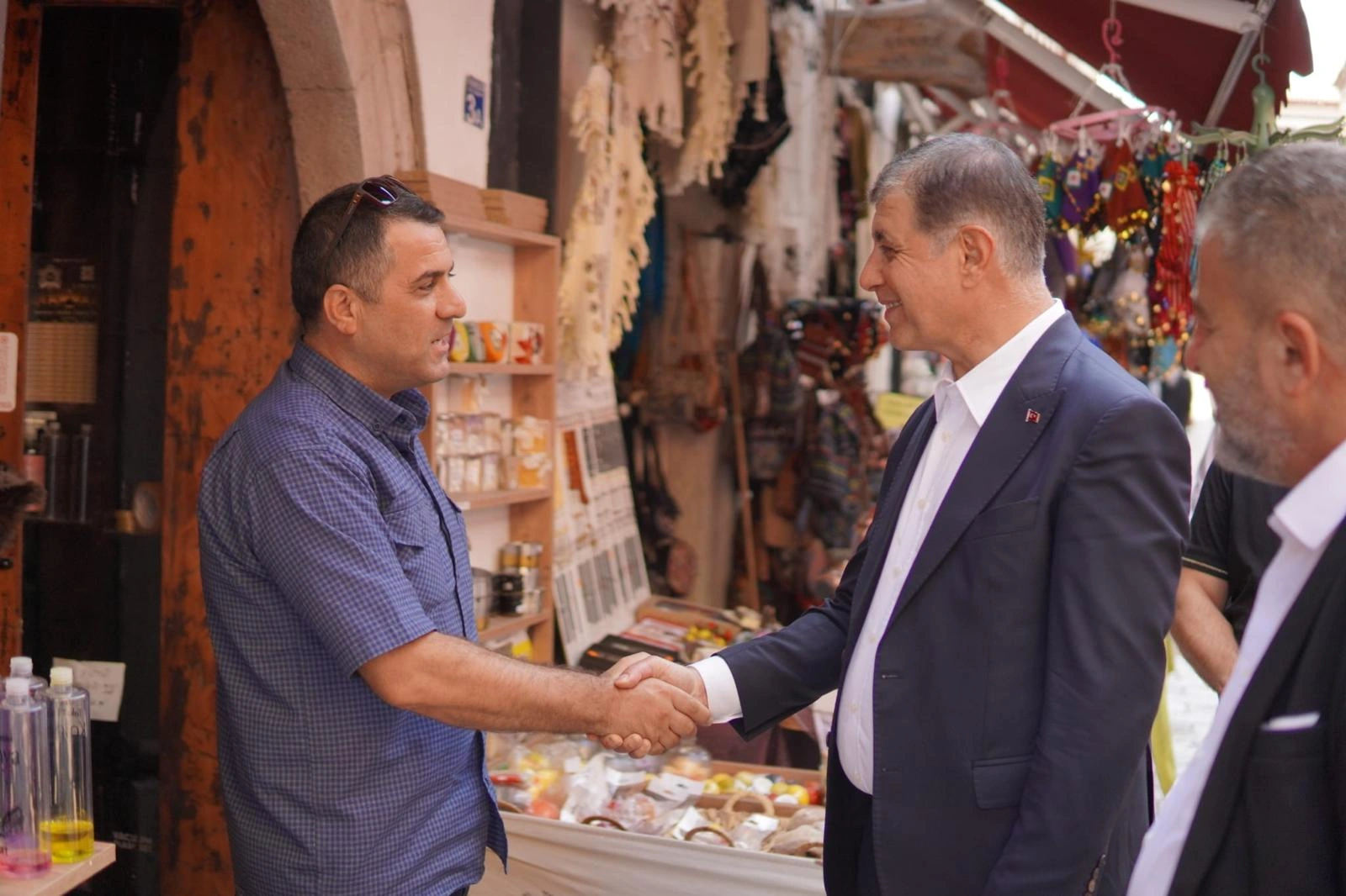 Başkan Tugay Erbaa Yaprak Festivali’ne katıldı: “İzmir ile Erbaa arasındaki dostluk köprüsü büyüyecek”