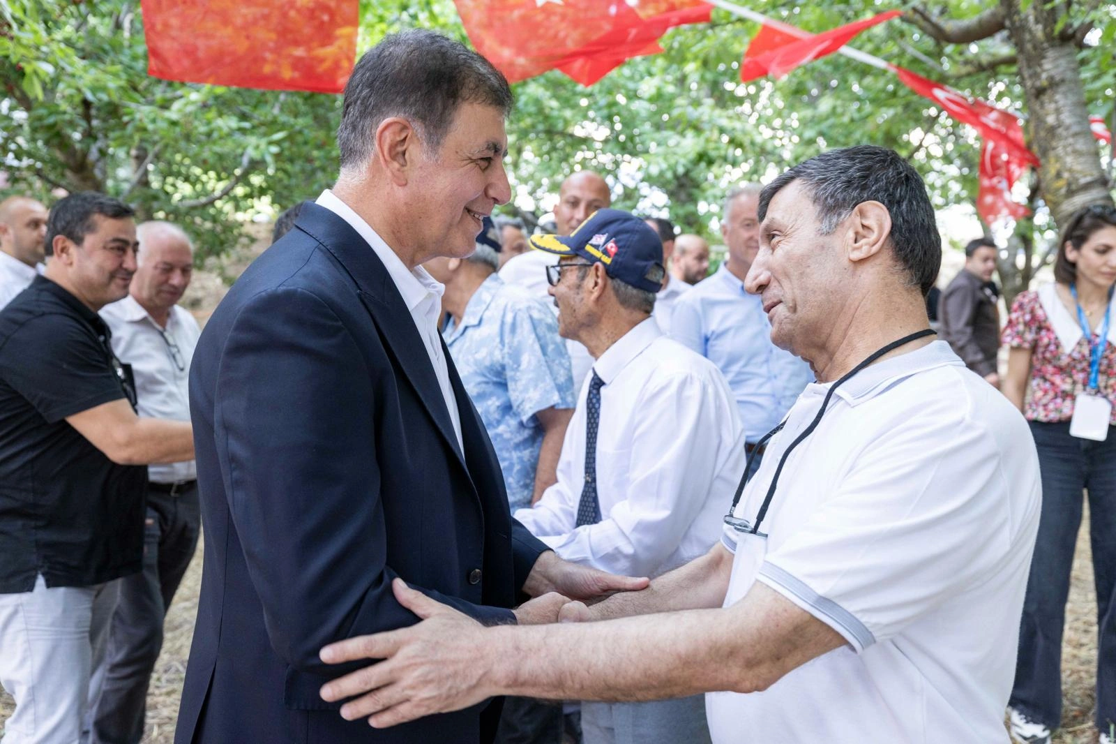 Başkan Tugay, şehit aileleri ve gazilerle buluştu: "Ne yaparsak yapalım hakkınız ödenmez" 1 Başkan Tugay, şehit aileleri ve gazilerle buluştu: "Ne yaparsak yapalım hakkınız ödenmez"