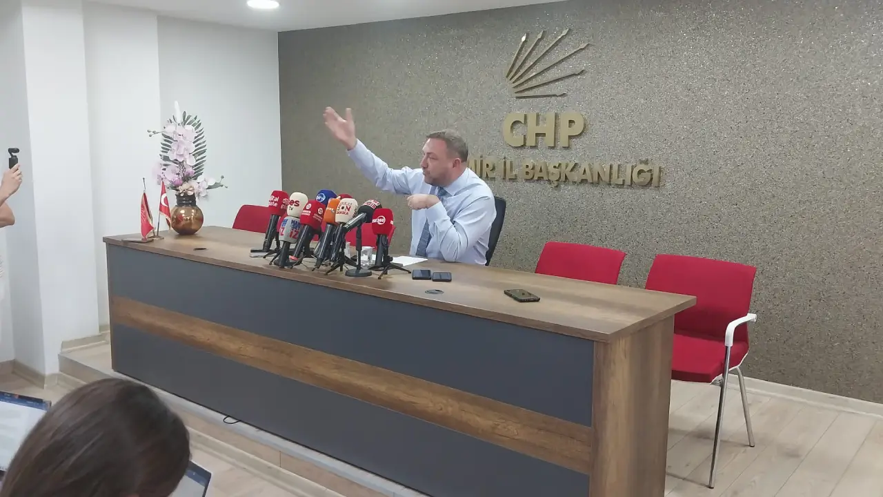 CHP İzmir İl Başkanı Gümrükçü’den sert çıkış: “İl başkanı olmak için doğanlar…”