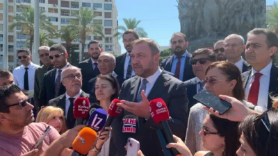 CHP İzmir İl Başkanlığı görevine getirilen Utku Gümrükçü, yeni yönetimle